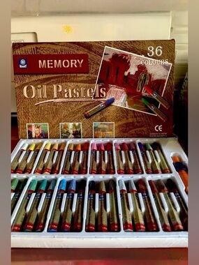 Memory 36-Color Oil Pastels Art Set with Storage Tray NIB